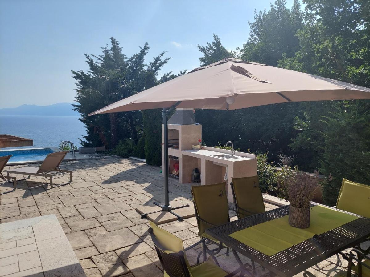 Apartments In Villa Azra Rijeka Exterior photo