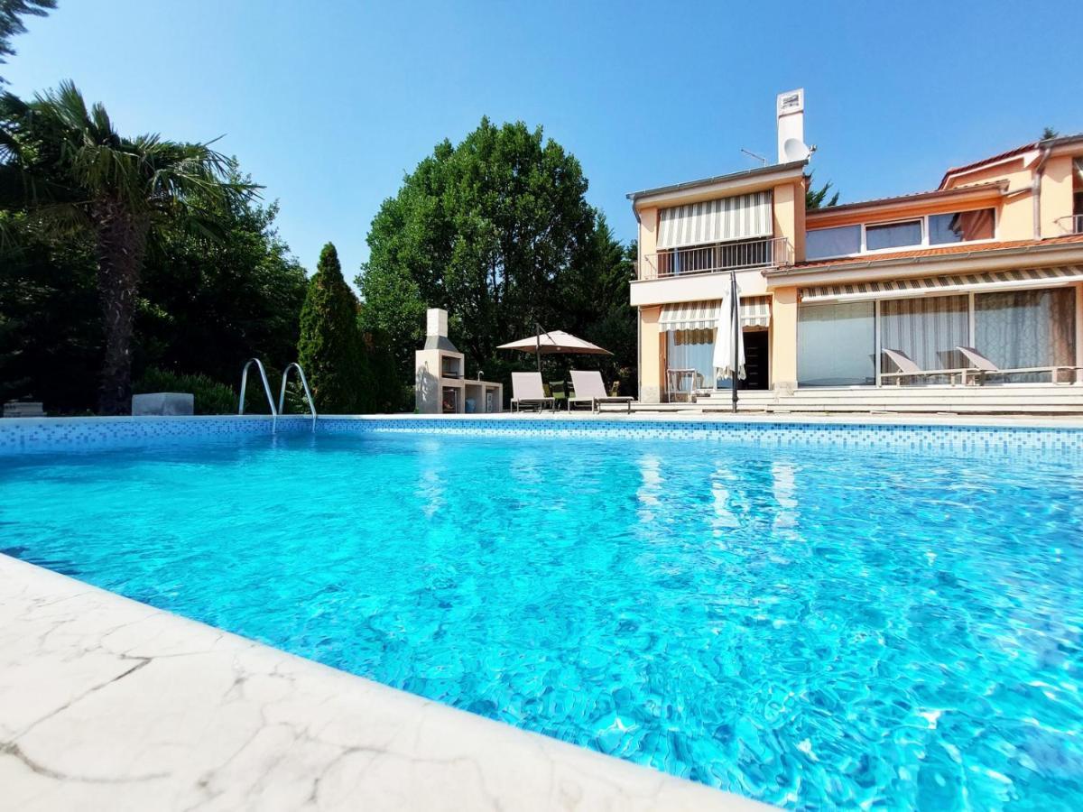 Apartments In Villa Azra Rijeka Exterior photo