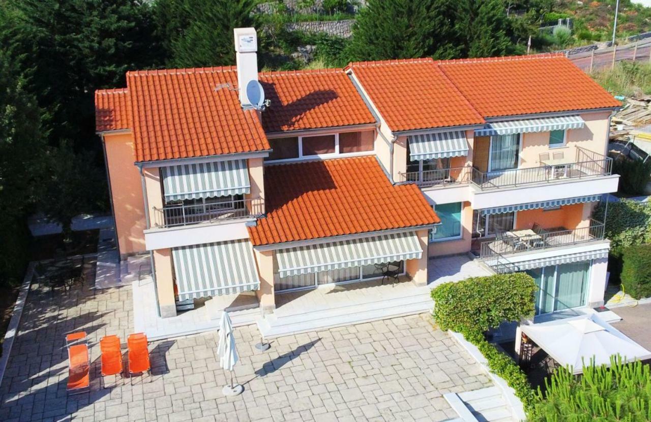 Apartments In Villa Azra Rijeka Exterior photo