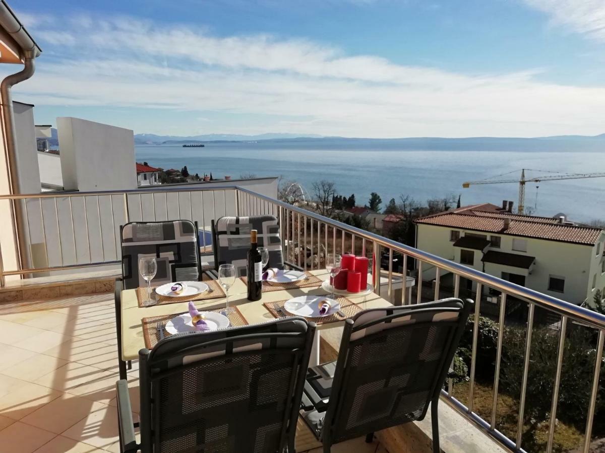 Apartments In Villa Azra Rijeka Exterior photo